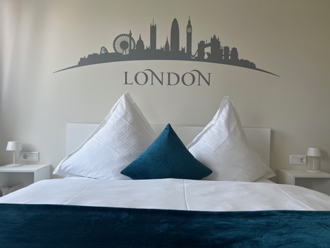 1278E4AA-7624-4D41-B5F8-B5E4B2C18B04_4_5005_c