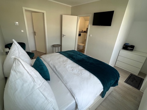 4F08E3EA-A07C-4025-8D9B-A5A497A85CCB_4_5005_c